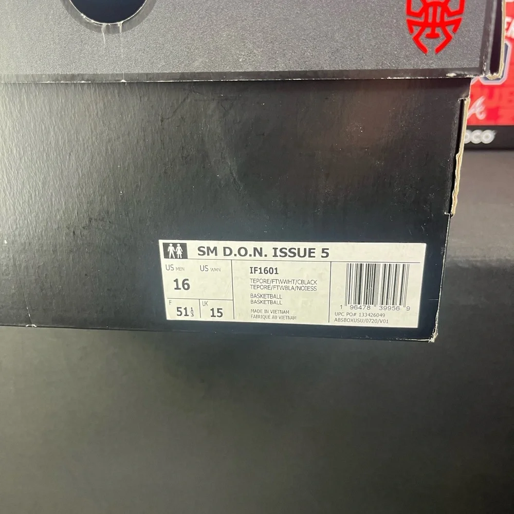 Adidas SM D.O.N Issue 5 Men’s Size 16 Brand New